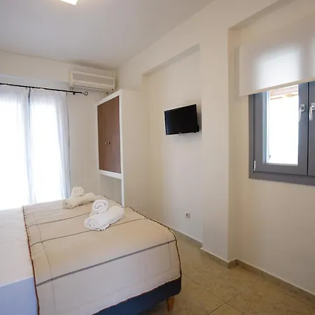 Agia Marina 1 Andros 度假居 *